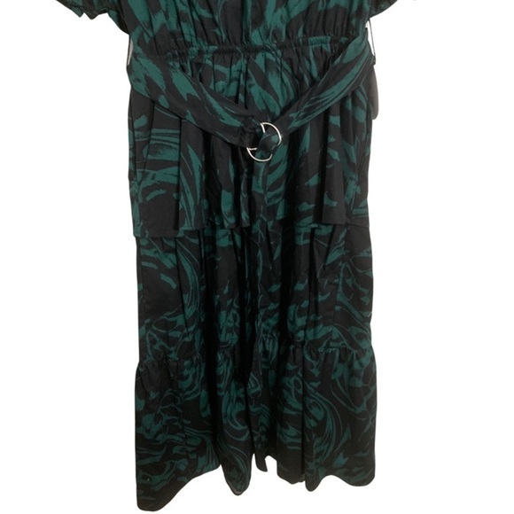 WOMEN'S Midi Dress with Ruched Sleeves - Picture 8 of 10